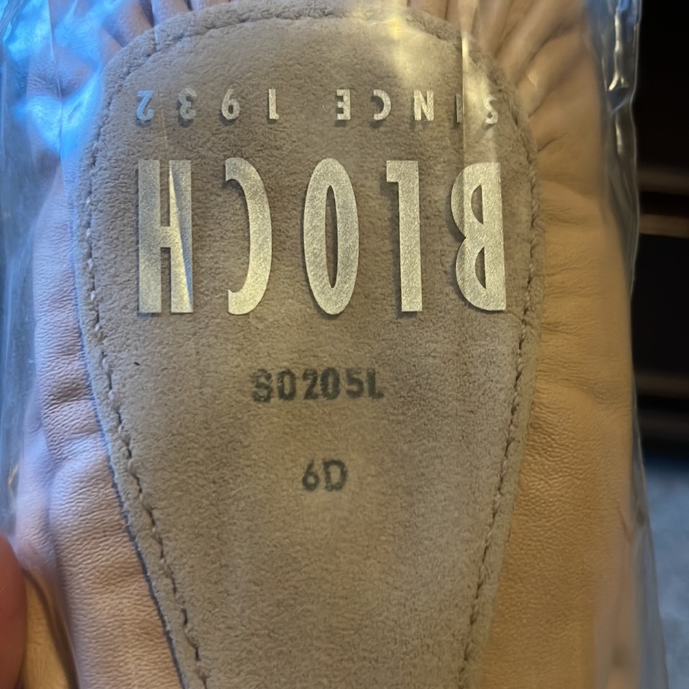 New Bloch pink ballet slippers - Picture 3 of 4